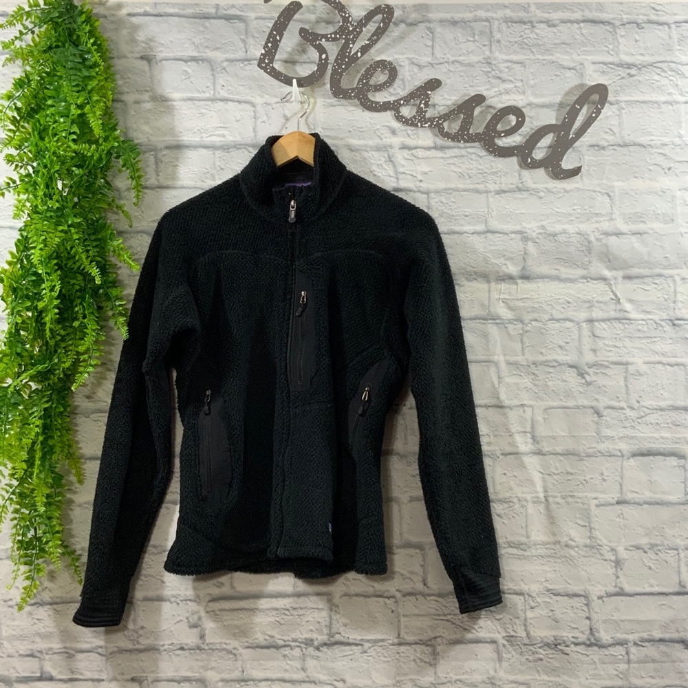 Patagonia Fleece Zip up. Size Medium.